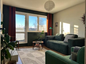 Lovely flat in Peckham with sunny balcony